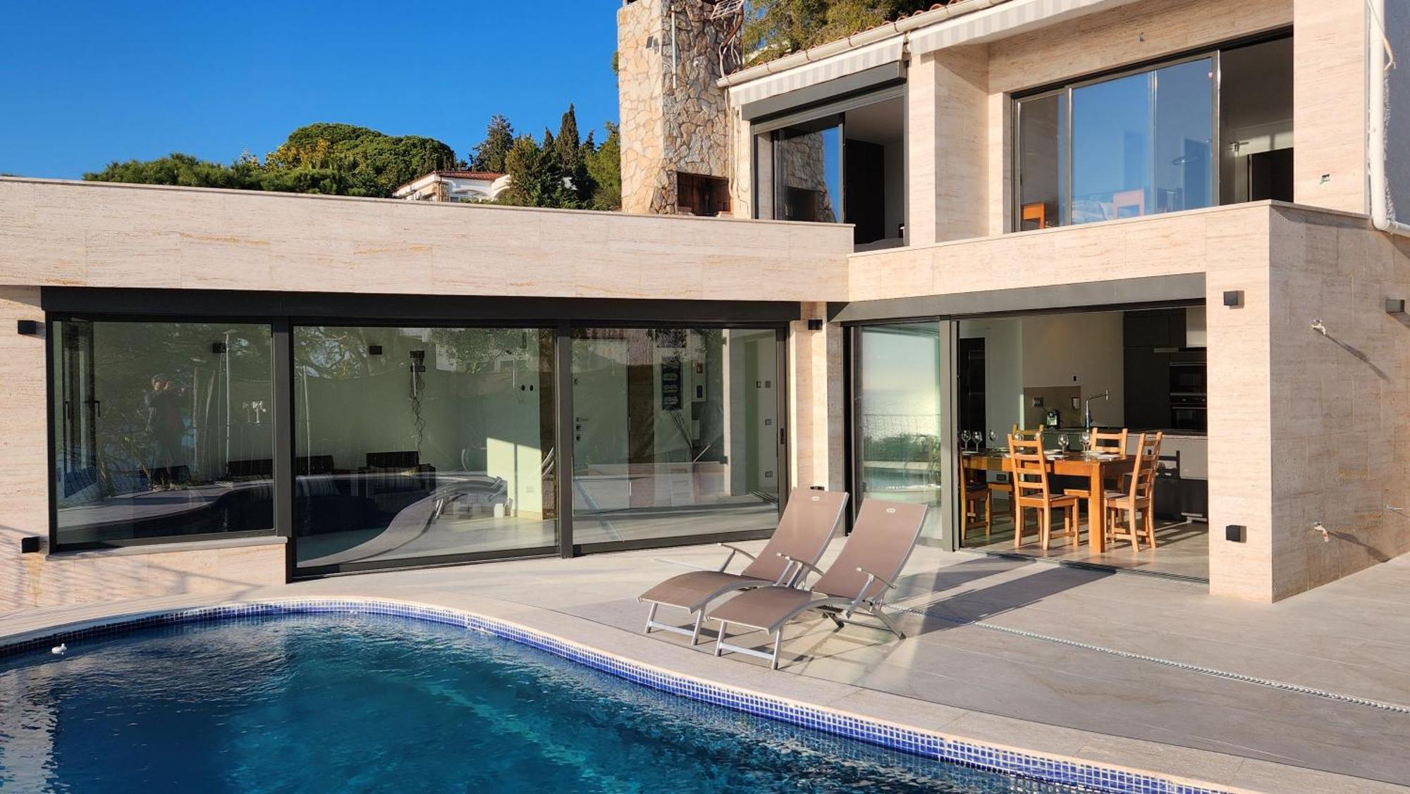 Villa Beachfront - Comfort And Breathtaking Views *