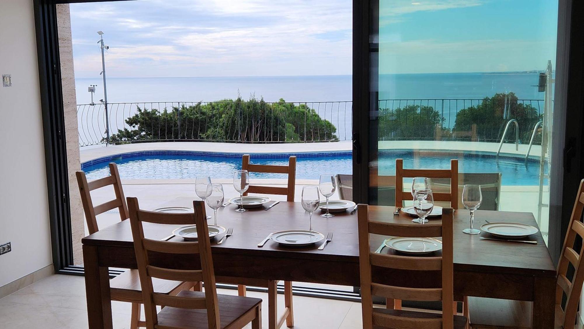 Beachfront - Comfort And Breathtaking Views Villa *