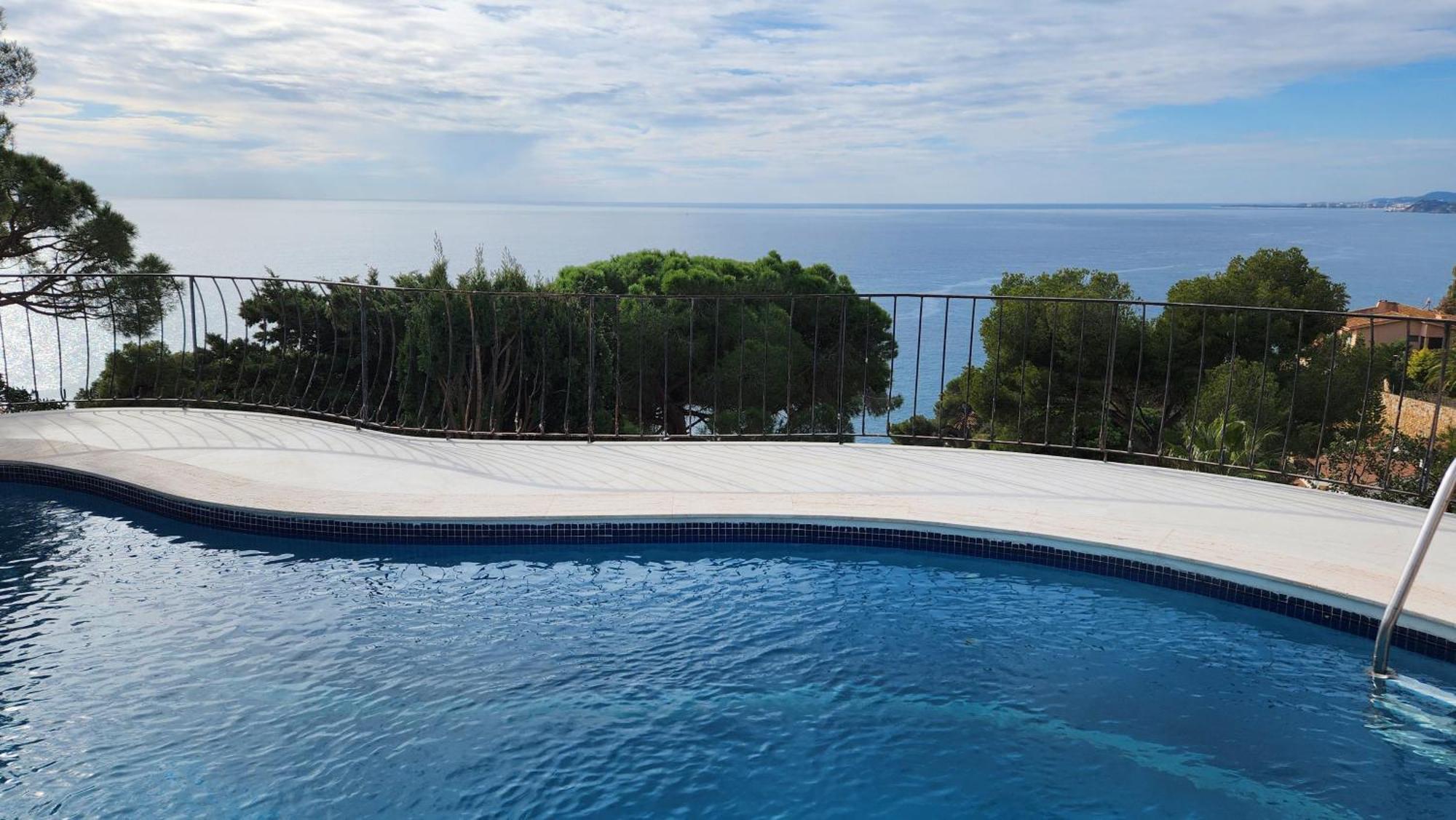 Beachfront - Comfort And Breathtaking Views