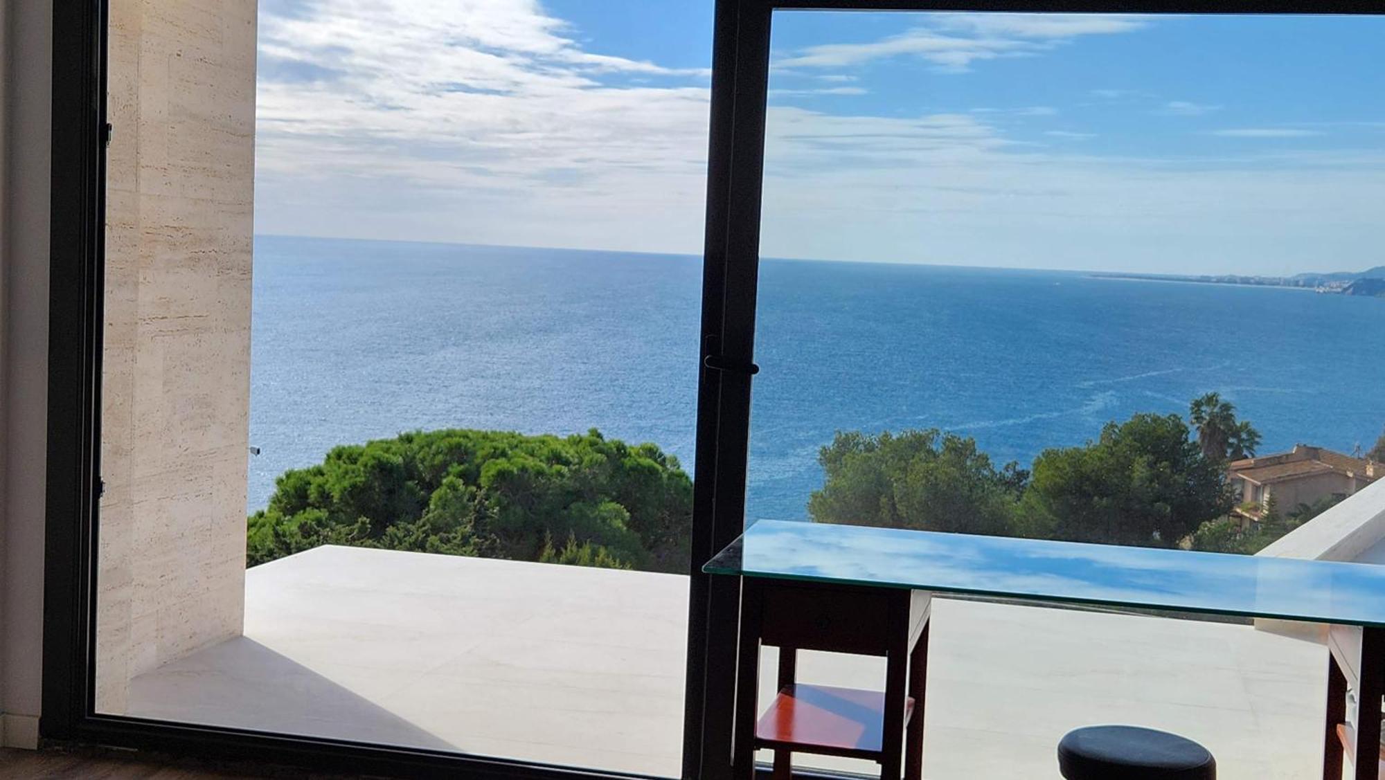 Beachfront - Comfort And Breathtaking Views Villa *