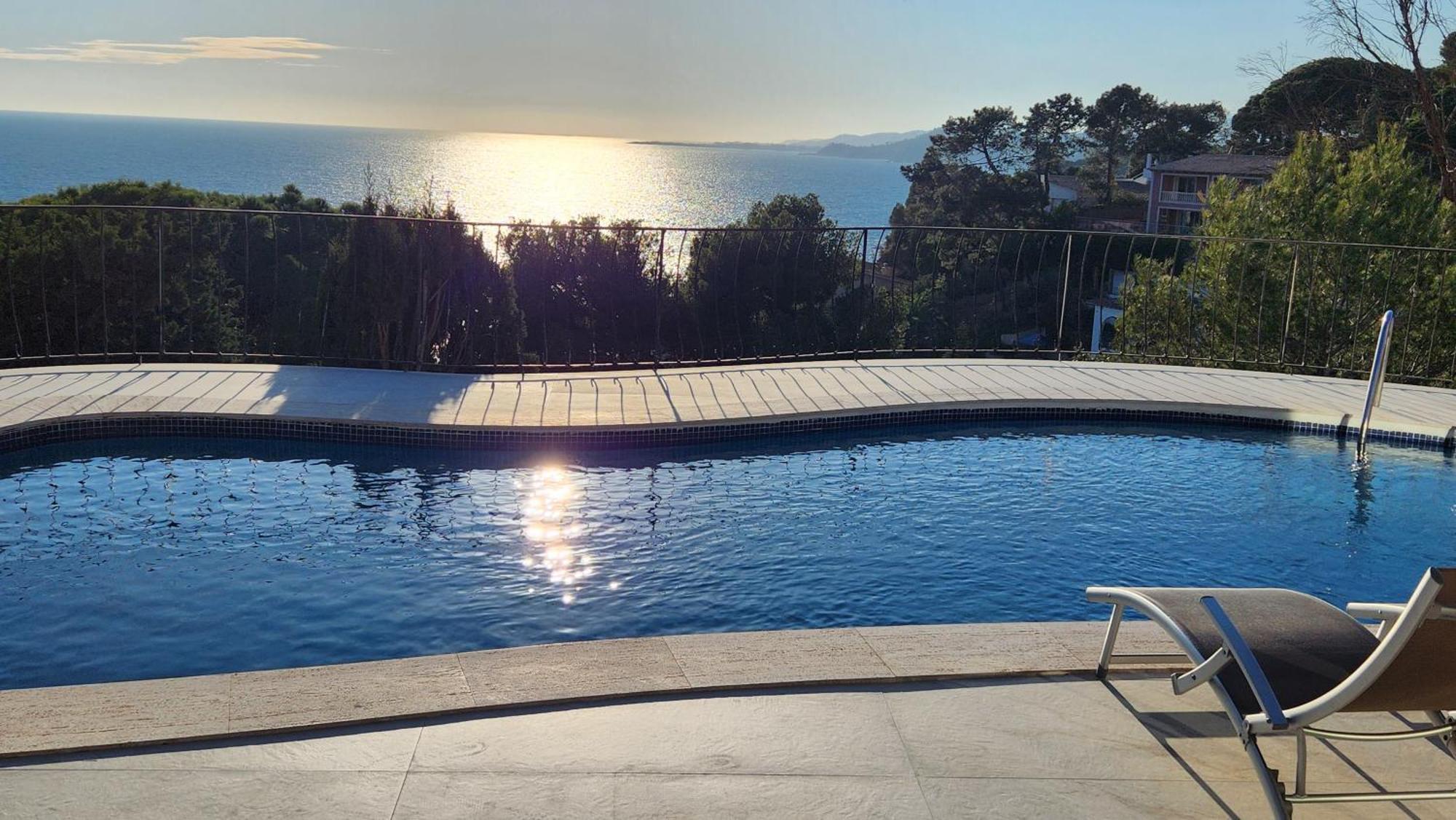 Beachfront - Comfort And Breathtaking Views Villa