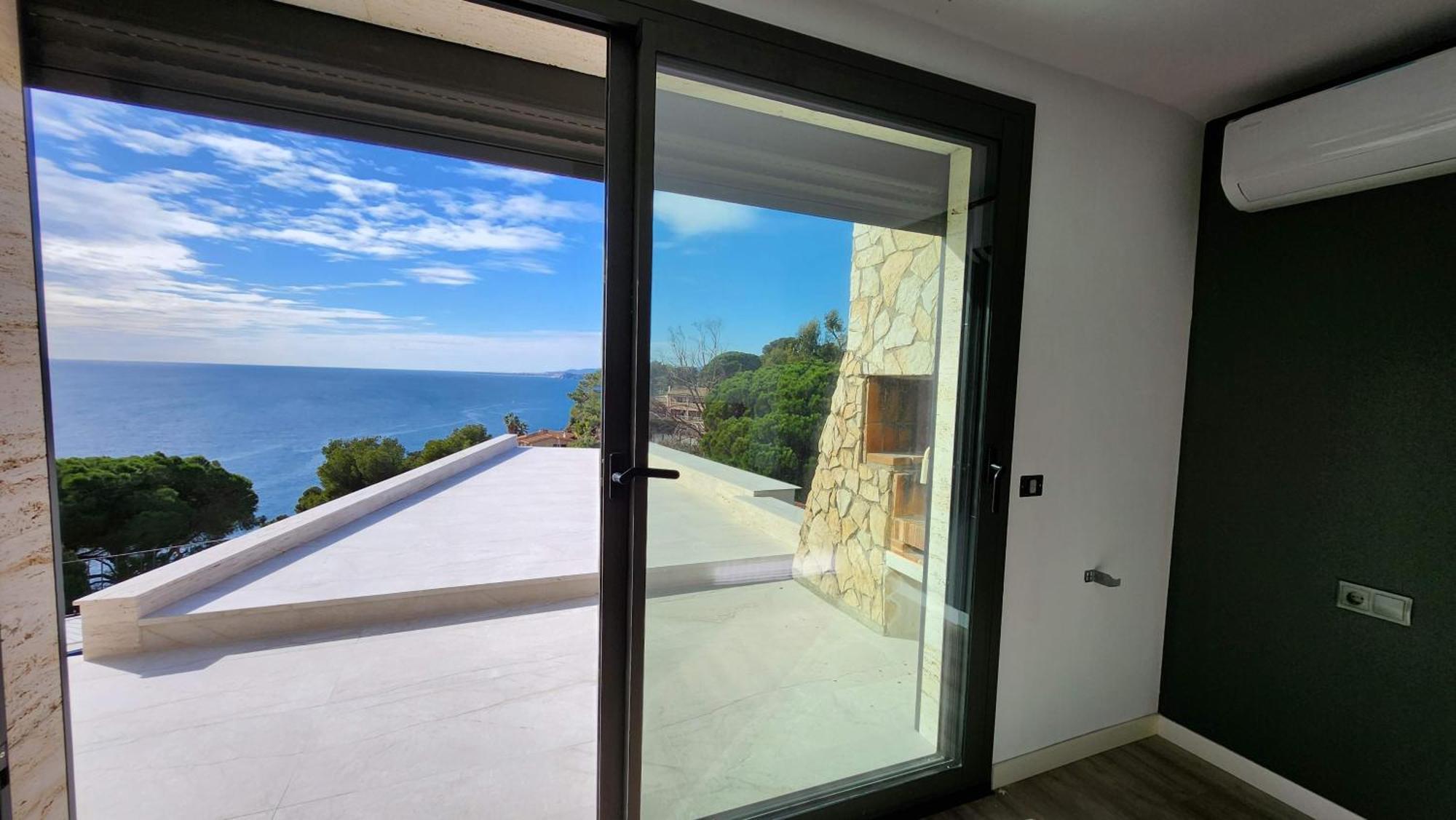 Beachfront - Comfort And Breathtaking Views Villa Lloret de Mar